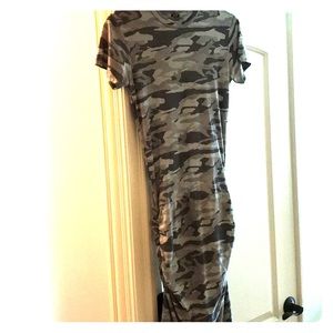 Monrow 3/4 camo T-shirt maternity dress